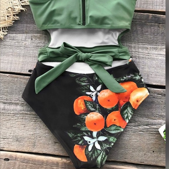 Swimsuit - Picture 2 of 4